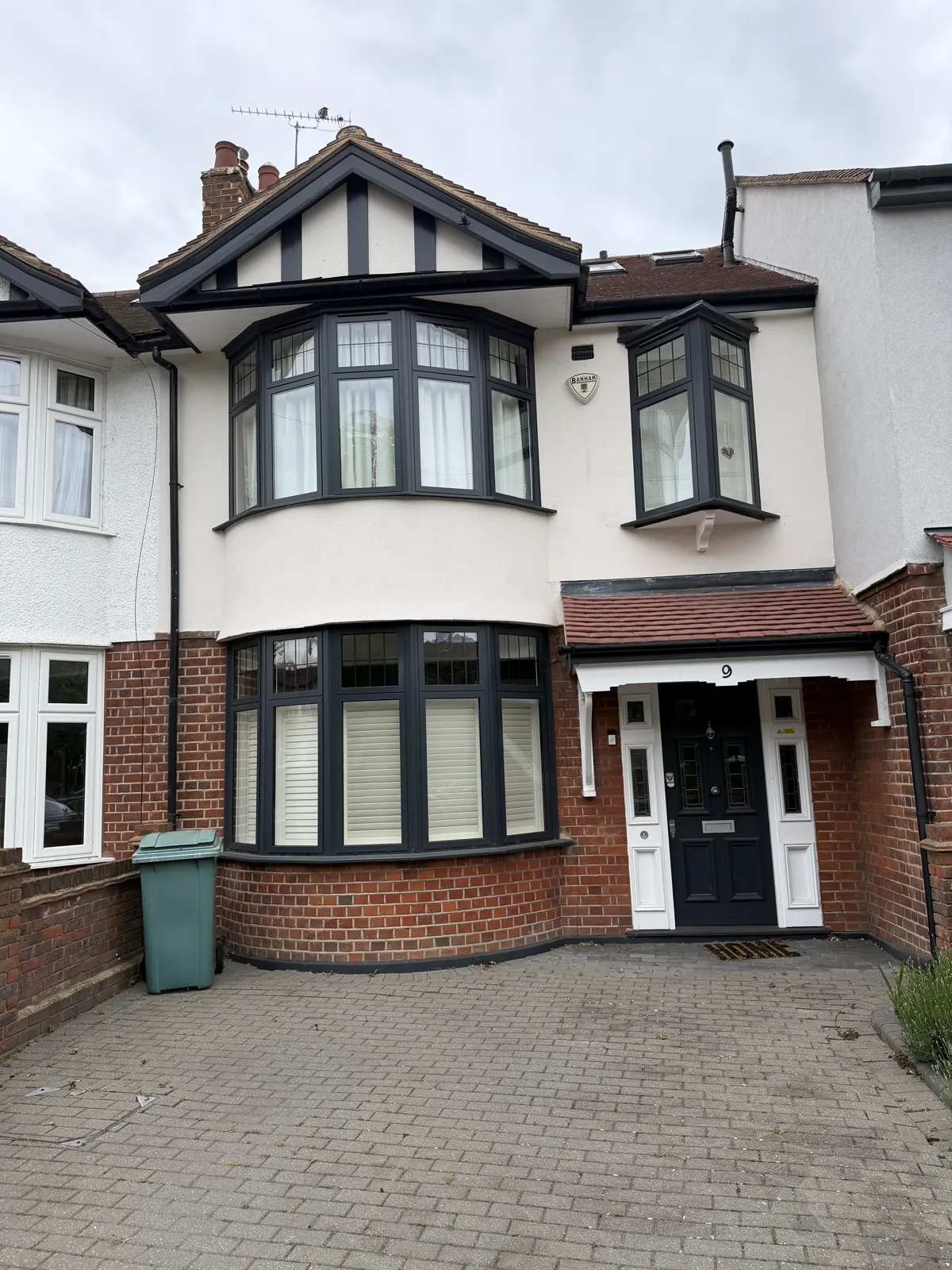 Aldersbrook Road E12